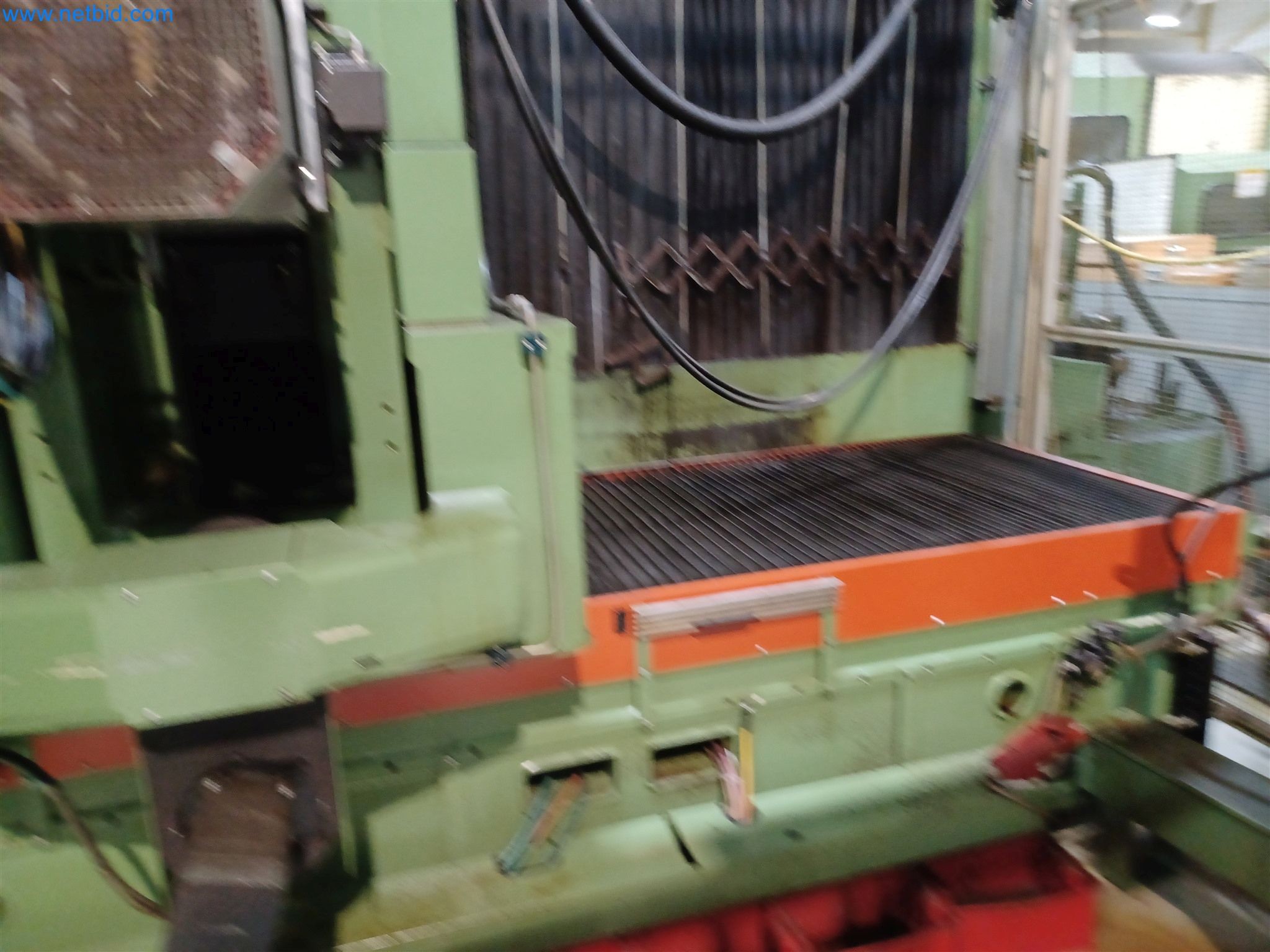 Máquinas para la producción de piezas estampadas para la industria del automóvil, entre otras-8