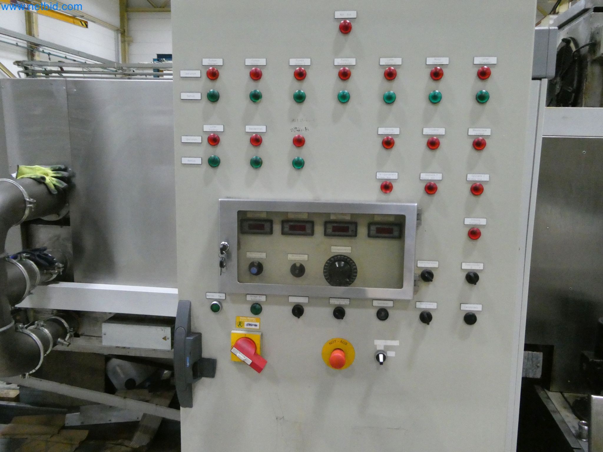 Maszyny do produkcji części tłoczonych dla przemysłu motoryzacyjnego, między innymi-12