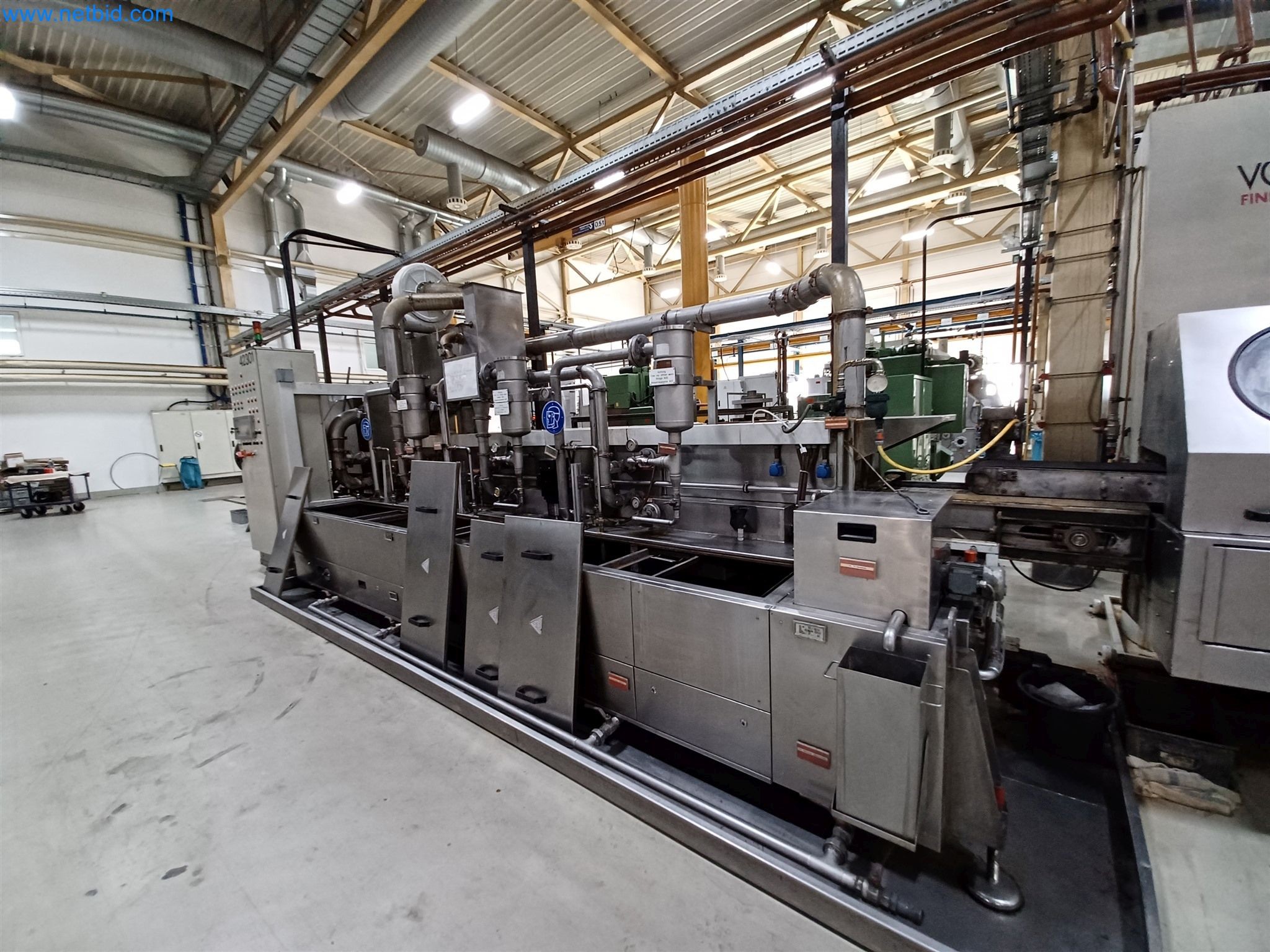 Maszyny do produkcji części tłoczonych dla przemysłu motoryzacyjnego, między innymi-3