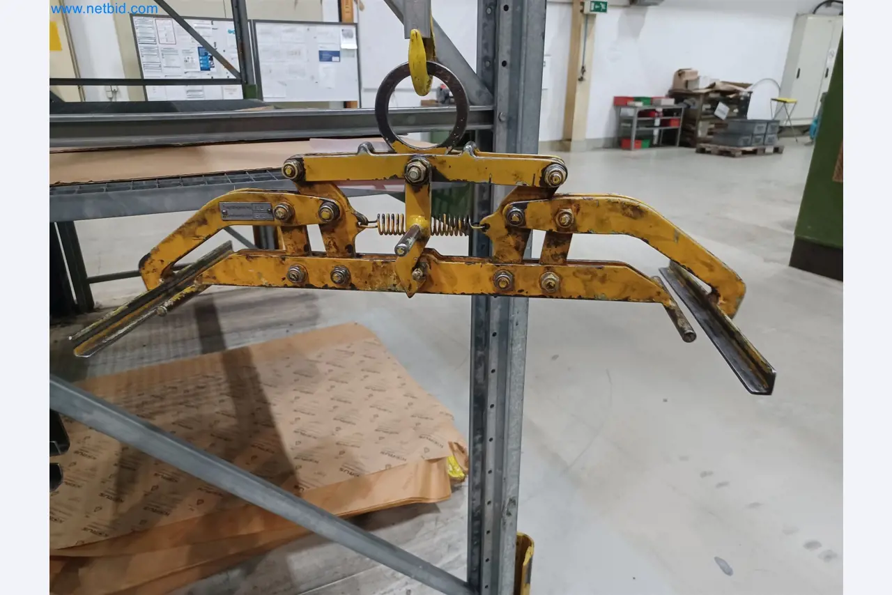 Machines for the production of stamped parts for the automotive industry, among others-3