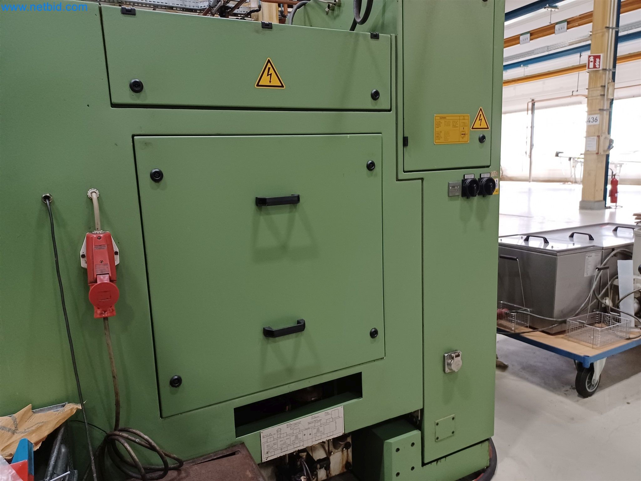 Maszyny do produkcji części tłoczonych dla przemysłu motoryzacyjnego, między innymi-6