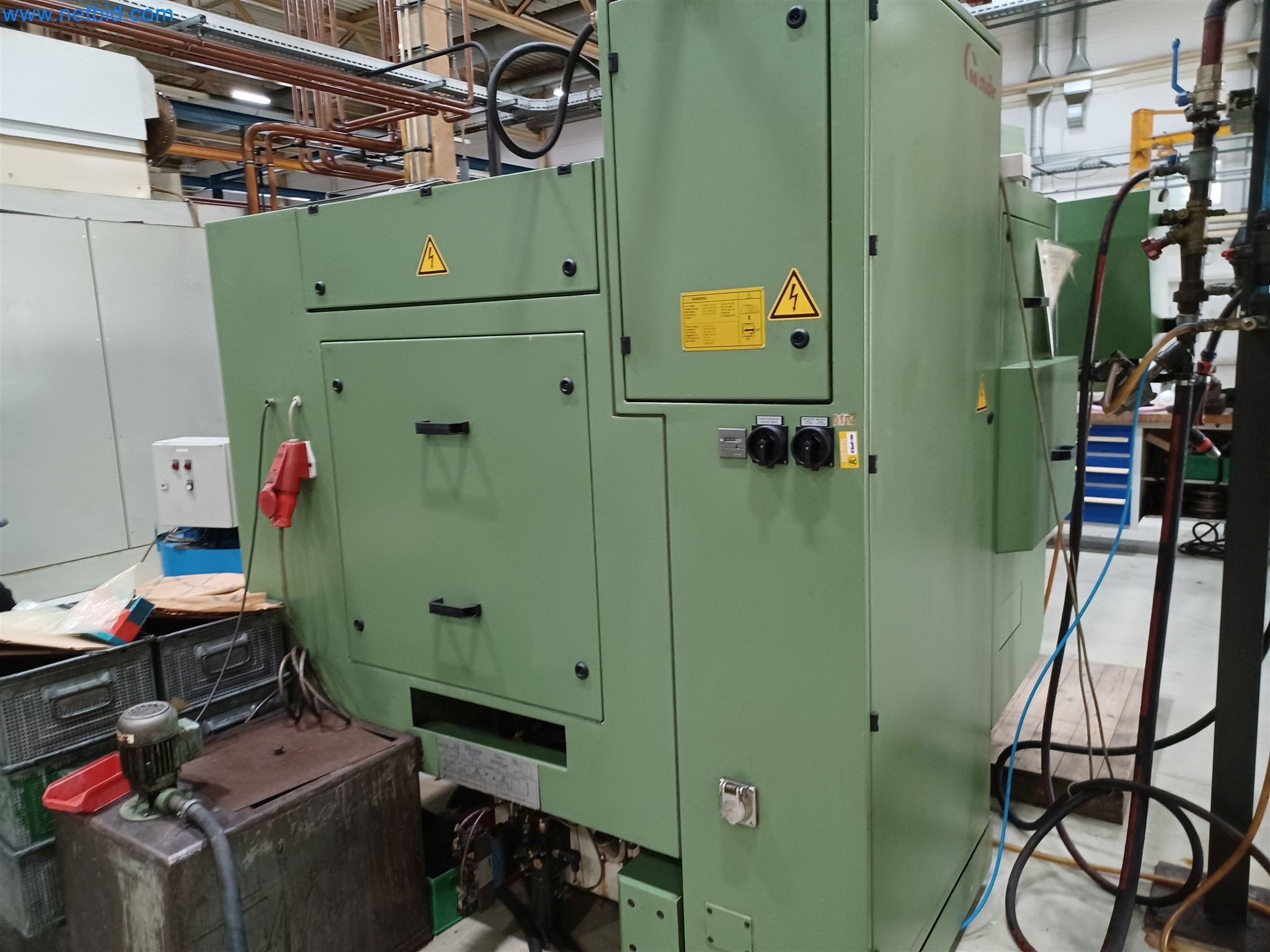 Maszyny do produkcji części tłoczonych dla przemysłu motoryzacyjnego, między innymi-7