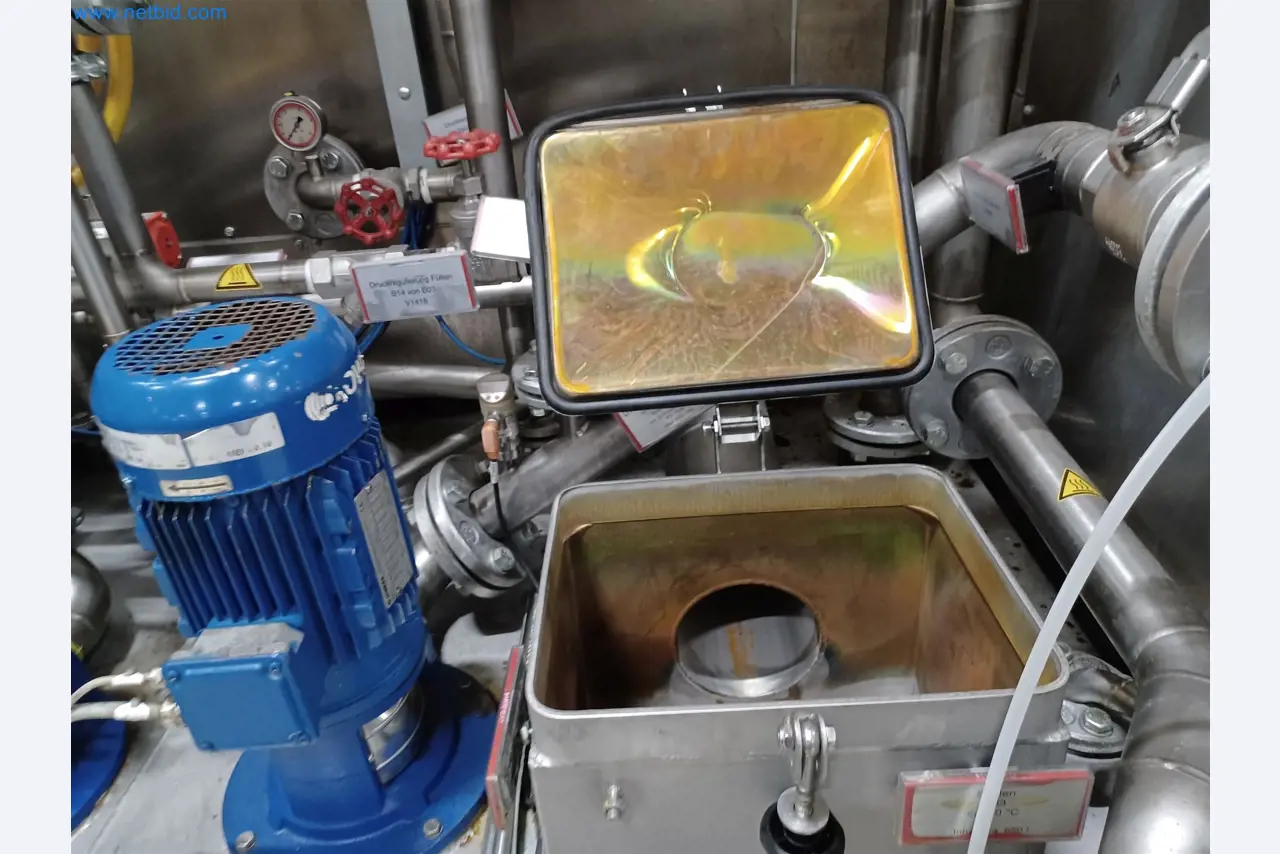 Machines voor de productie van gestanste onderdelen voor onder andere de auto-industrie-12