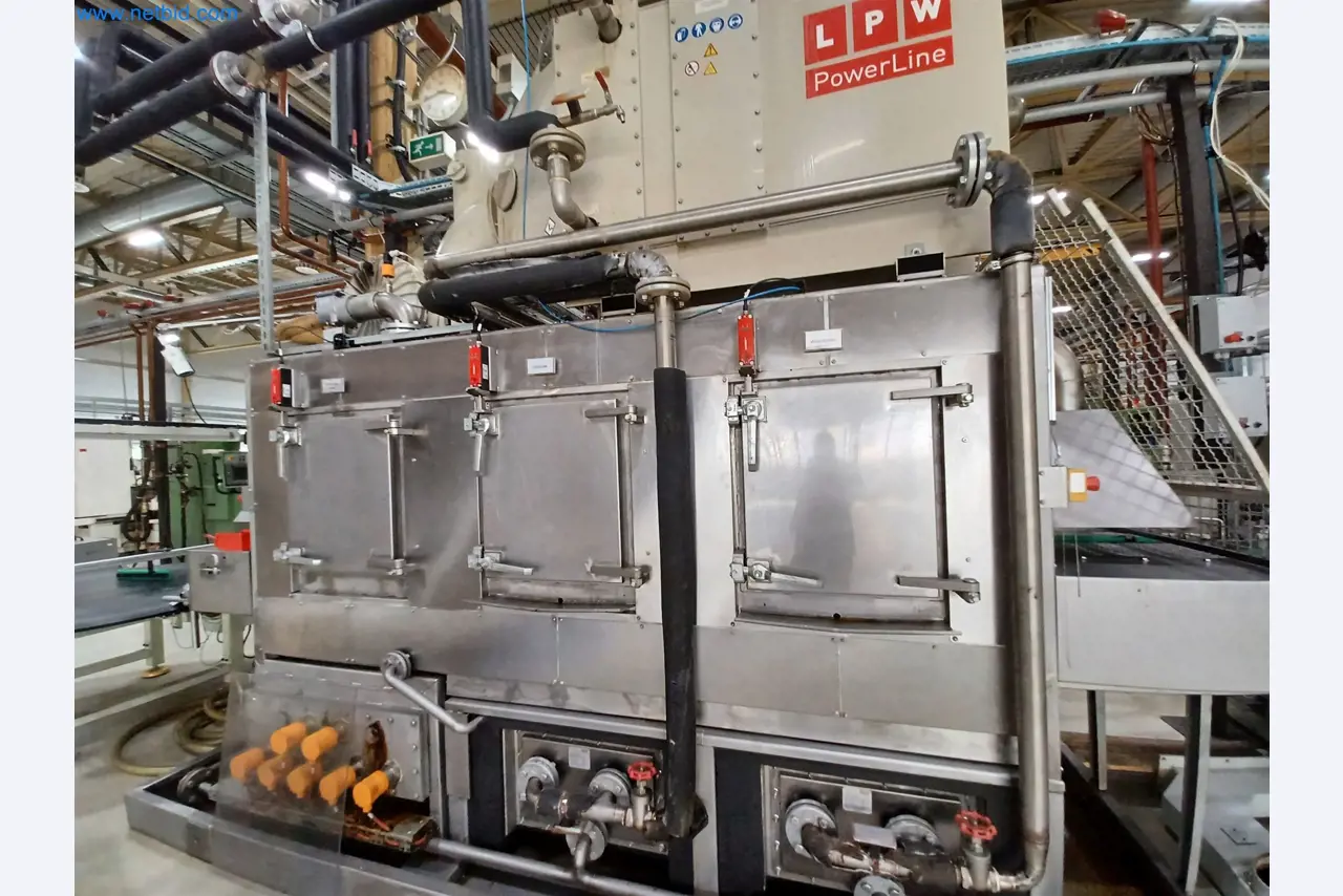 Machines voor de productie van gestanste onderdelen voor onder andere de auto-industrie-5