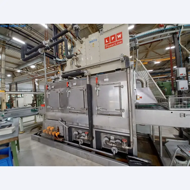 Machines voor de productie van gestanste onderdelen voor onder andere de auto-industrie-6