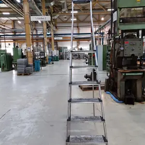 Escalera de aluminio Hailo