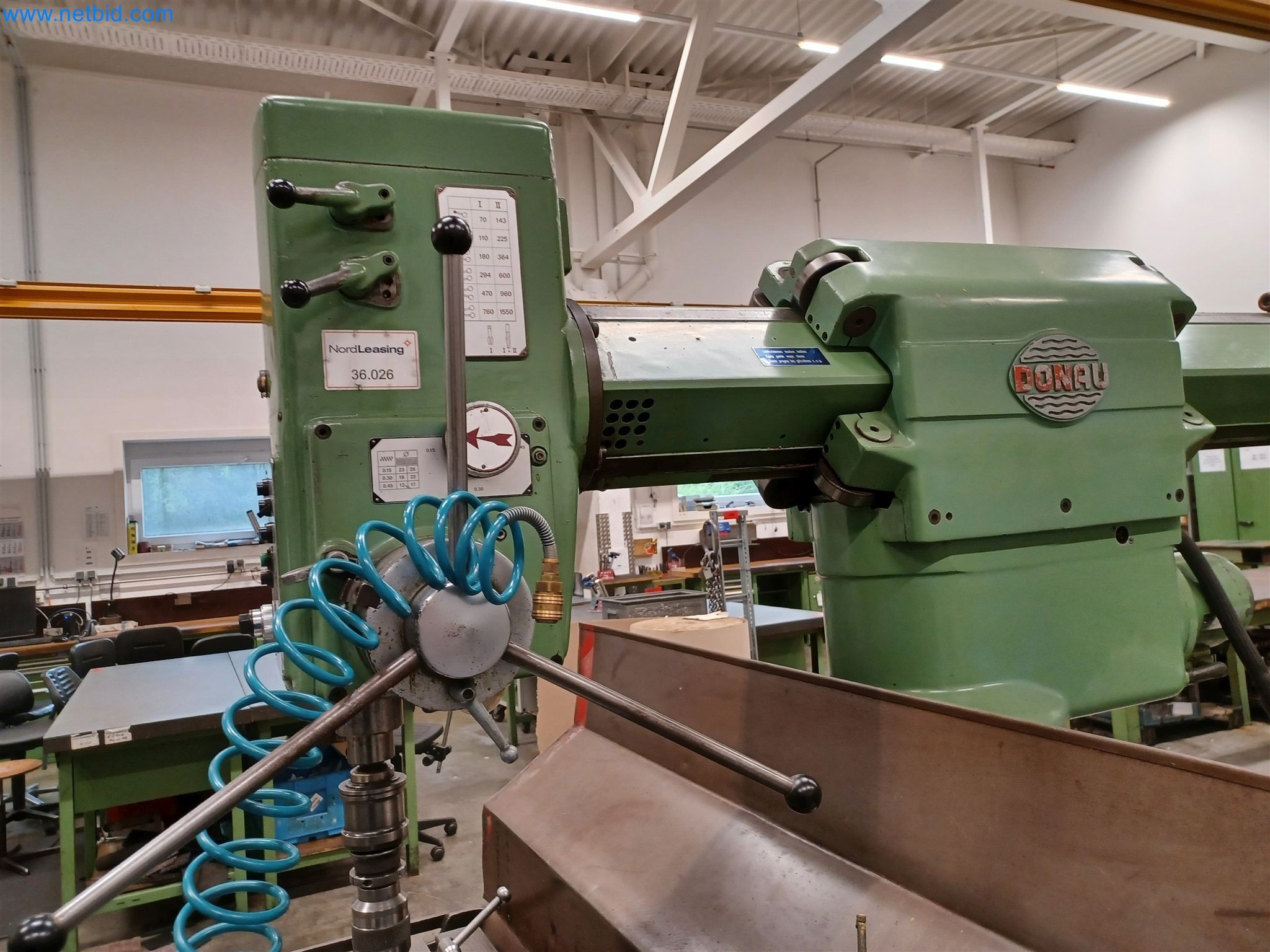 Maszyny do produkcji części tłoczonych dla przemysłu motoryzacyjnego, między innymi-3