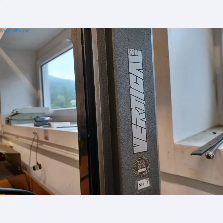 Maszyny do produkcji części tłoczonych dla przemysłu motoryzacyjnego, między innymi-10