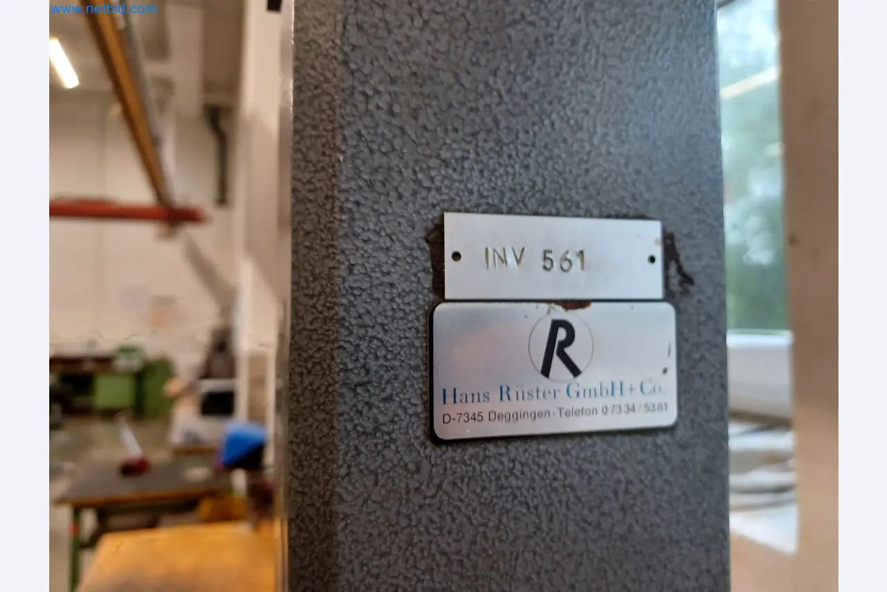 Maszyny do produkcji części tłoczonych dla przemysłu motoryzacyjnego, między innymi-11