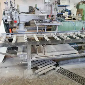 Radial cantilever drilling machine