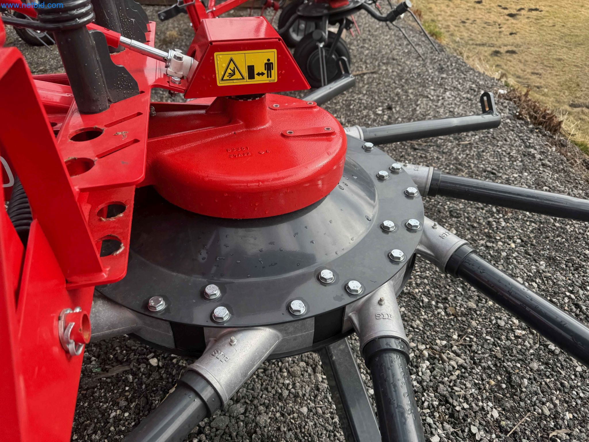 Kmetijski pripomočki in prikolice kot novi-10