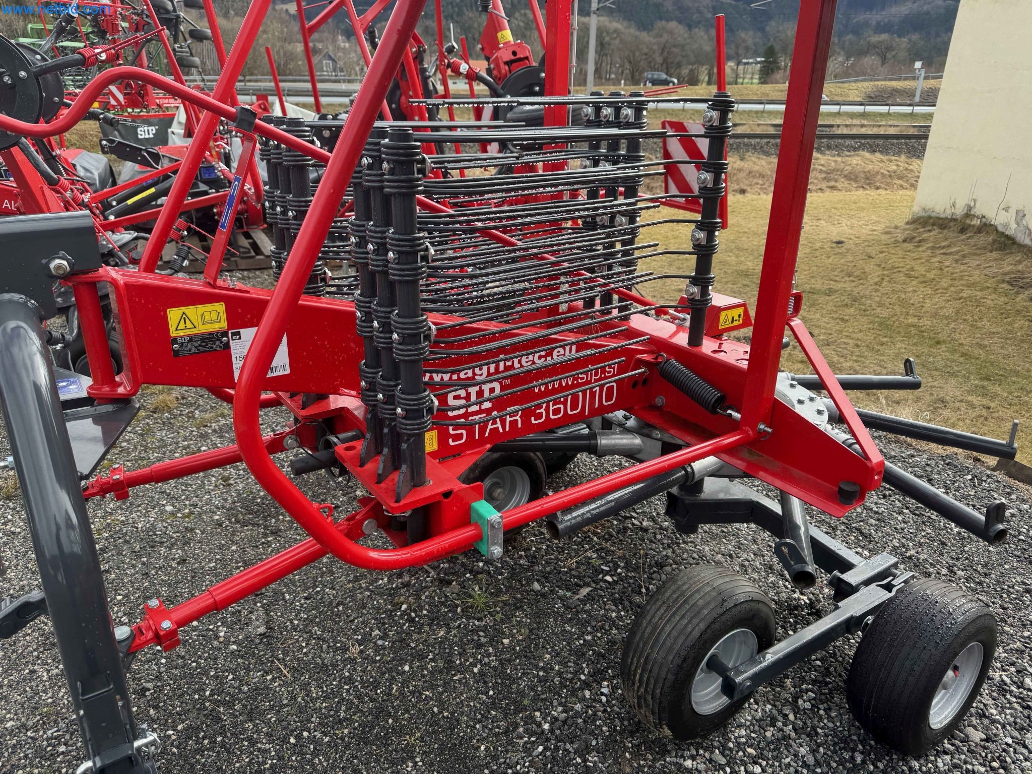 Kmetijski pripomočki in prikolice kot novi-21