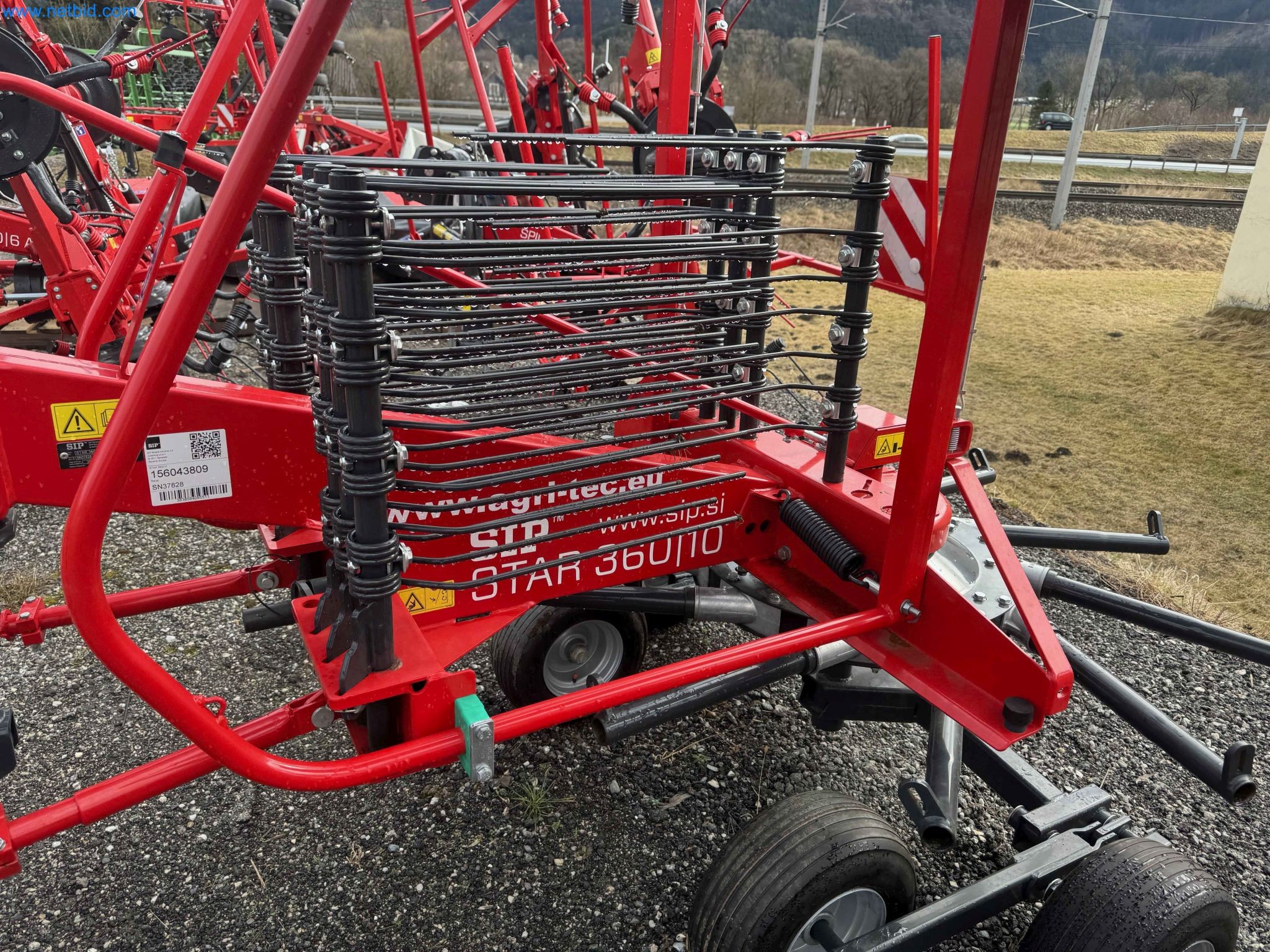 Kmetijski pripomočki in prikolice kot novi-22