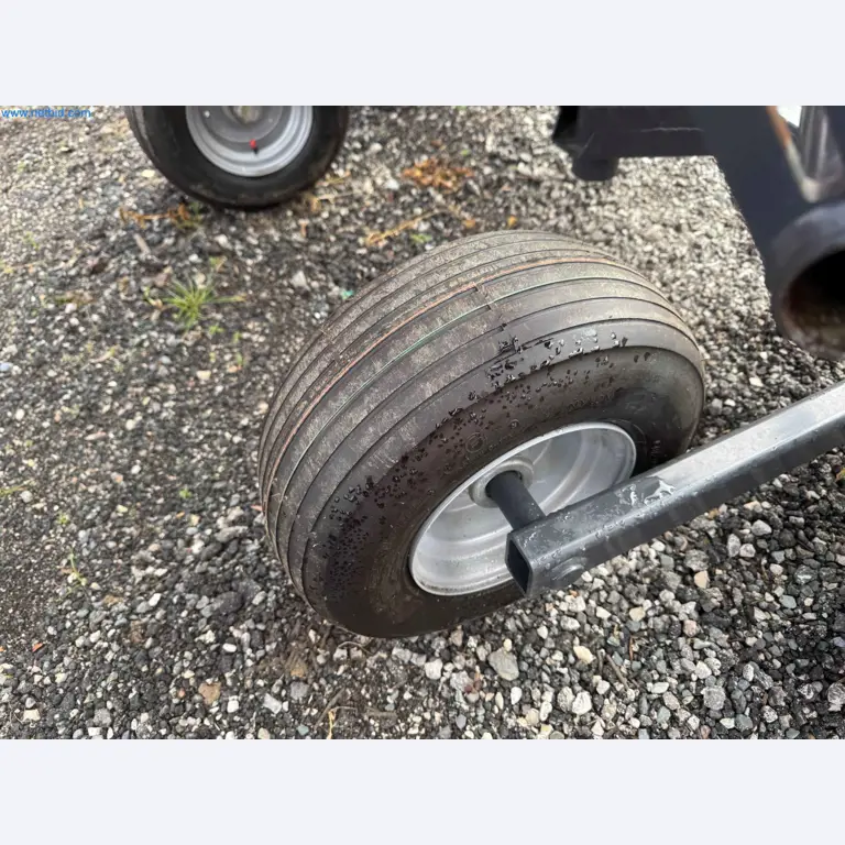 Kmetijski pripomočki in prikolice kot novi-8