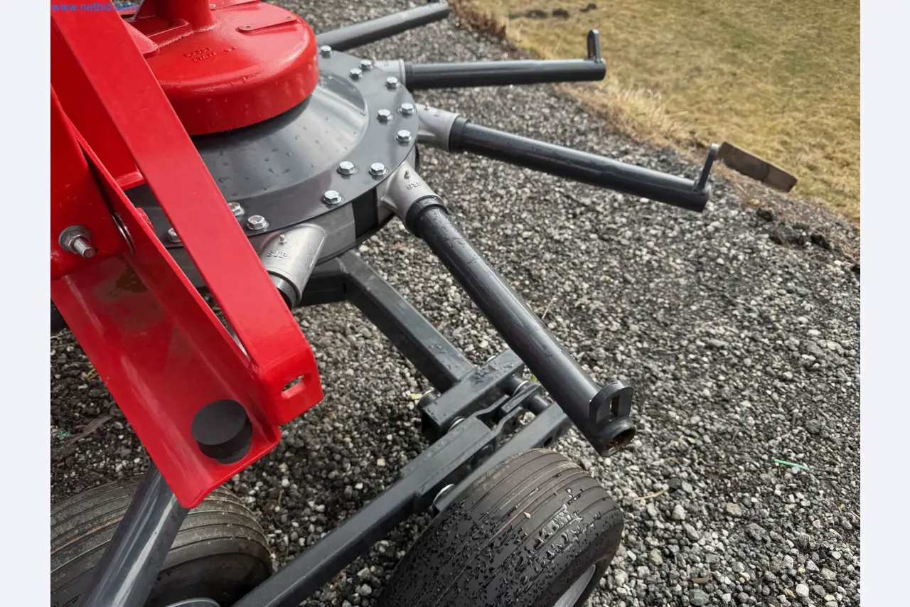 Kmetijski pripomočki in prikolice kot novi-9