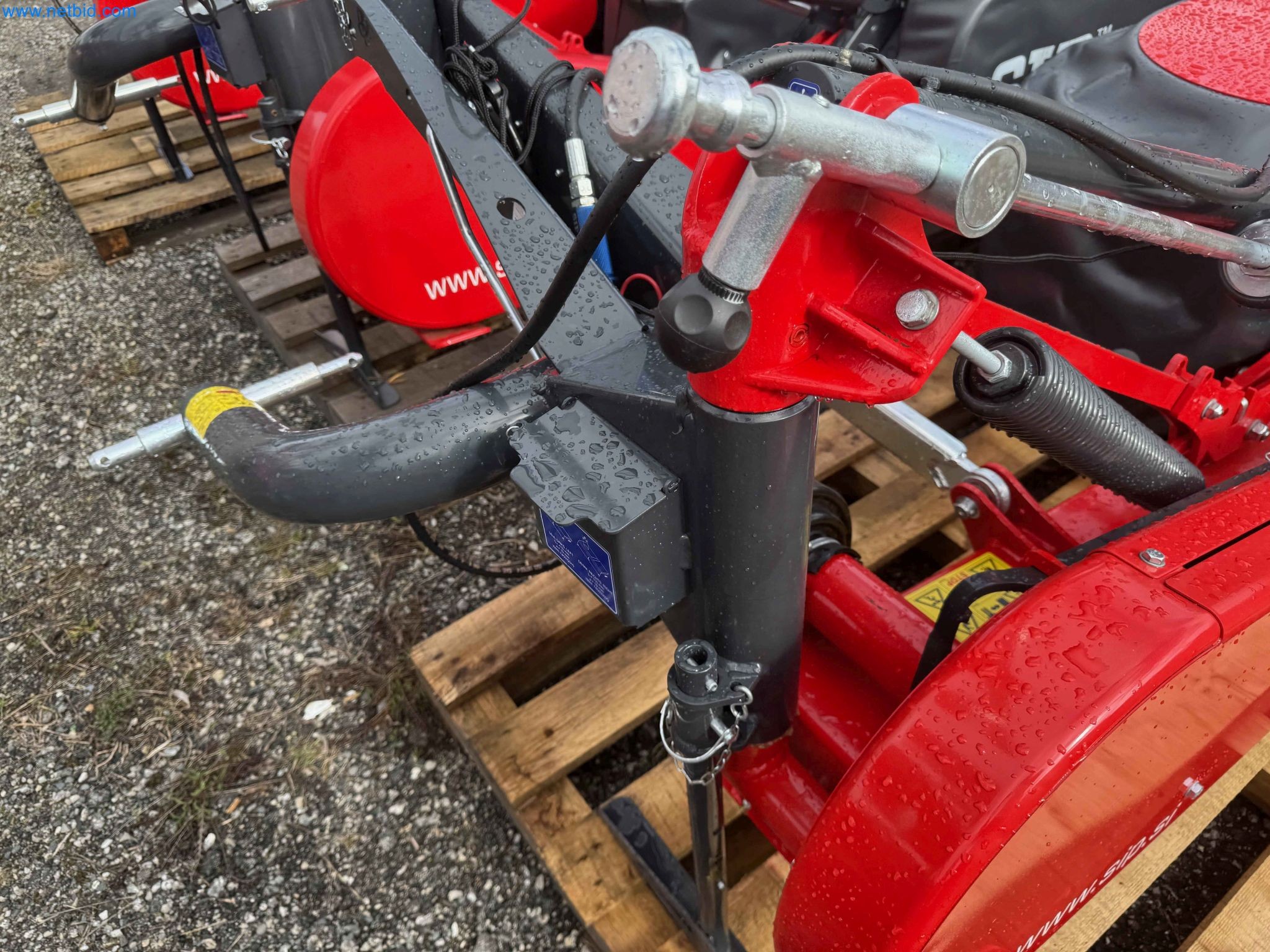 Kmetijski pripomočki in prikolice kot novi-15