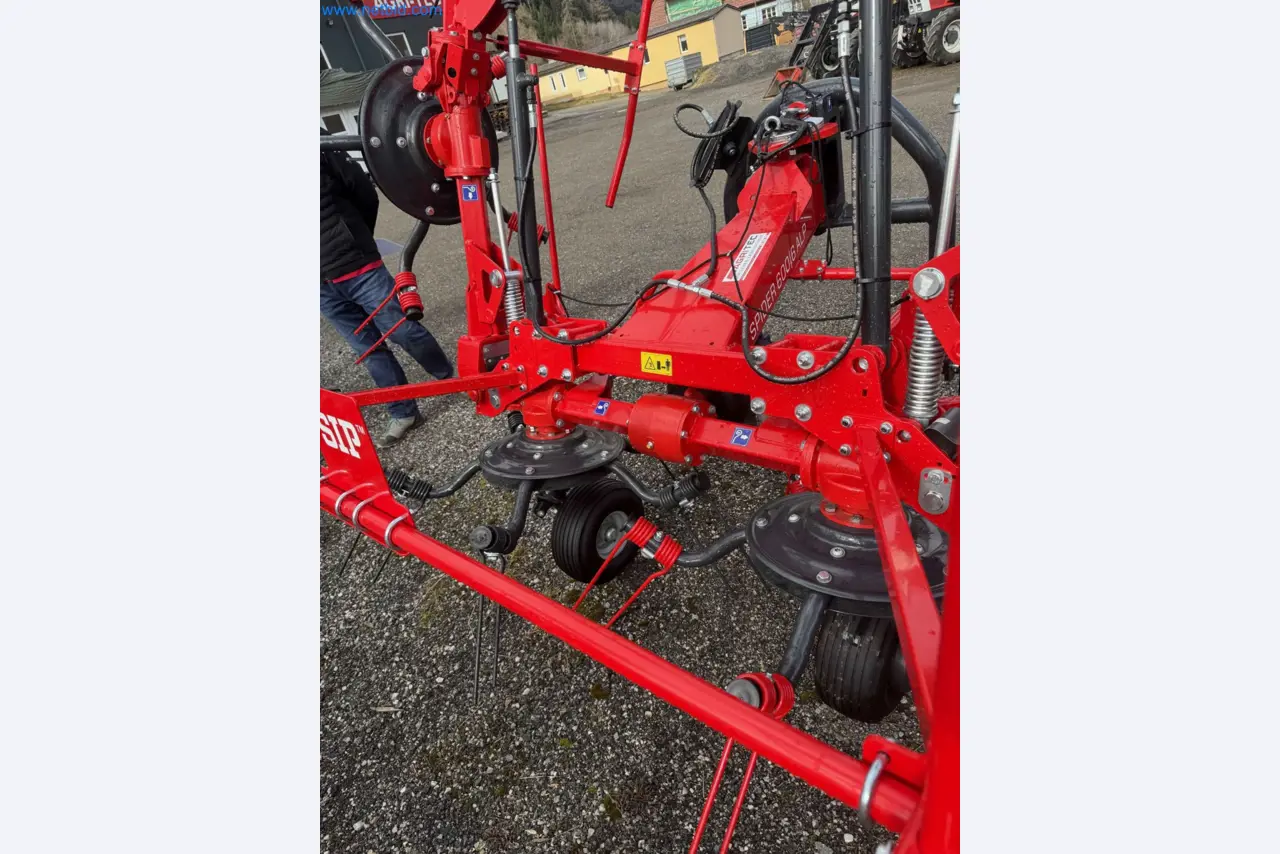 Kmetijski pripomočki in prikolice kot novi-15