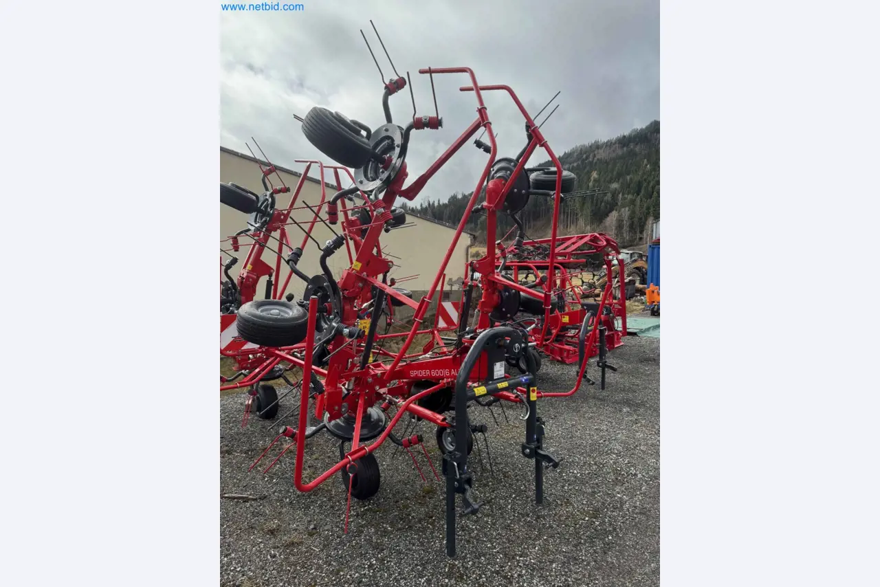 Kmetijski pripomočki in prikolice kot novi-1