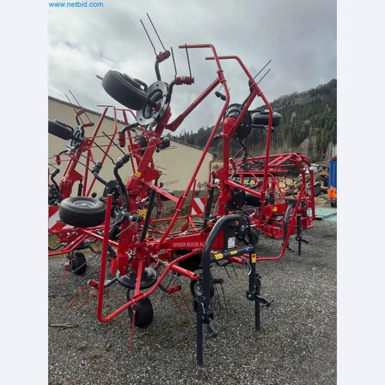 Kmetijski pripomočki in prikolice kot novi-1