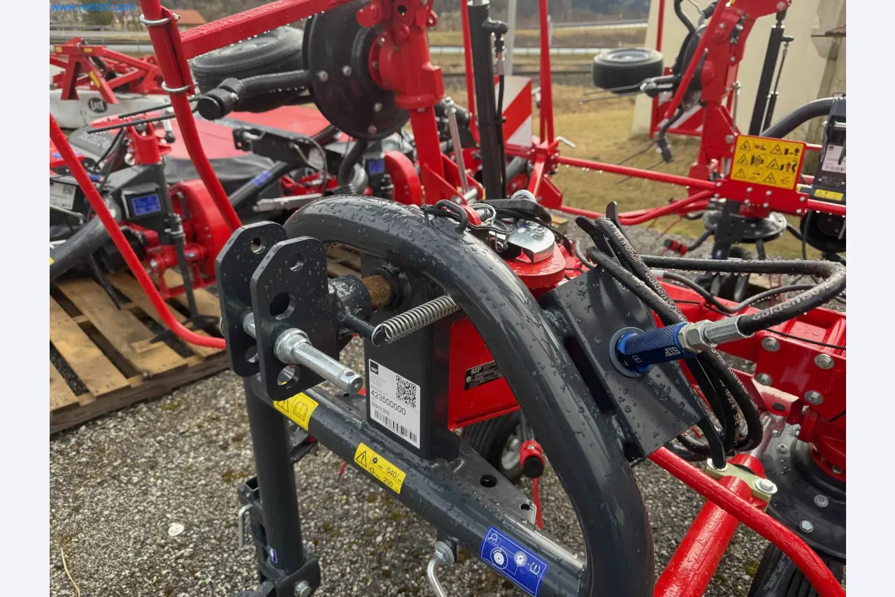 Kmetijski pripomočki in prikolice kot novi-24