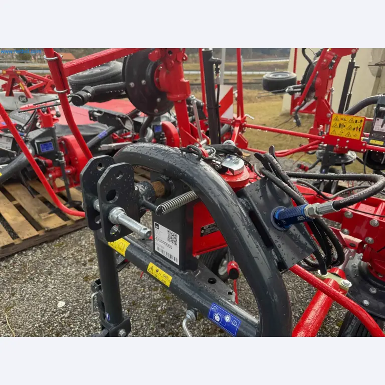 Kmetijski pripomočki in prikolice kot novi-24