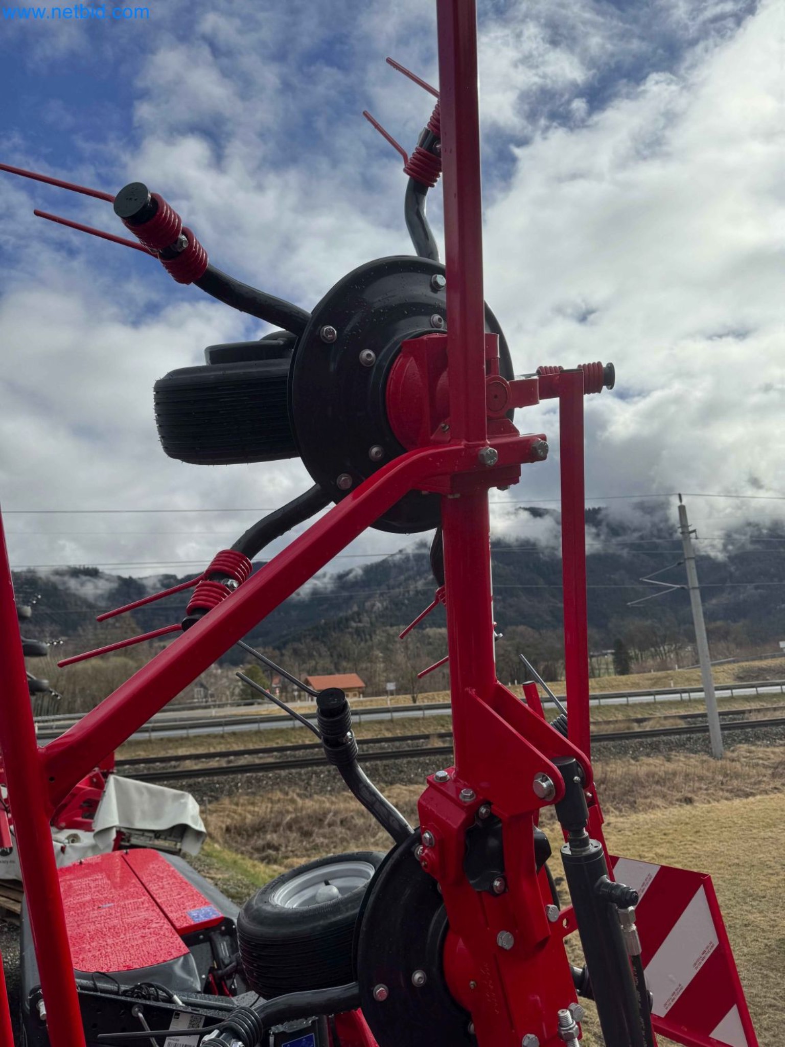 Kmetijski pripomočki in prikolice kot novi-11