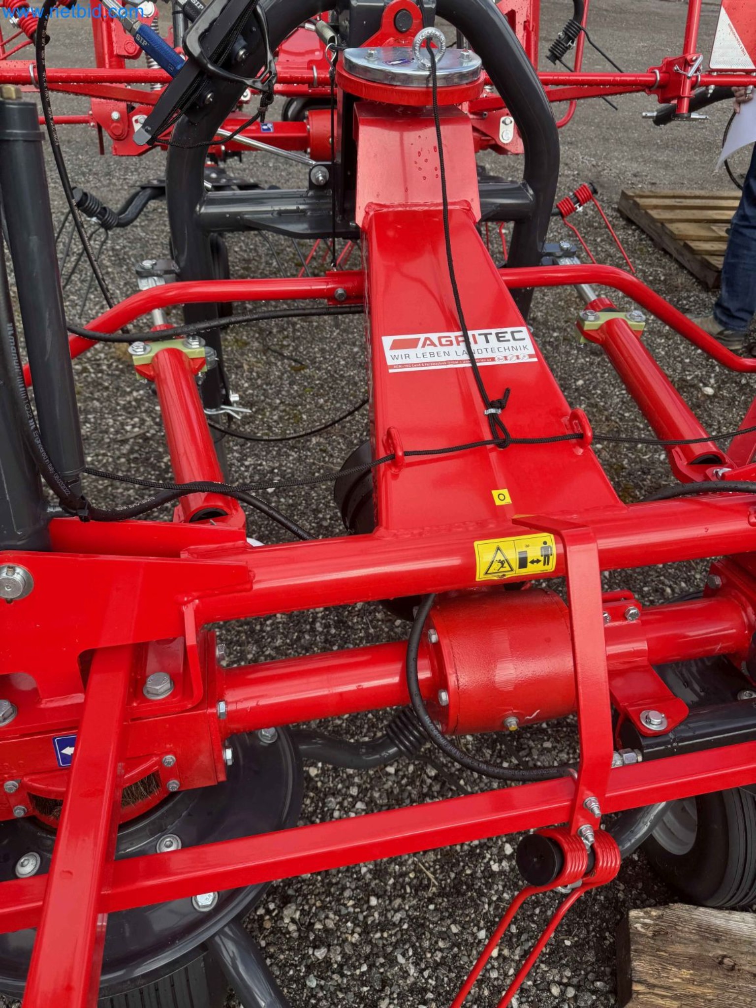 Kmetijski pripomočki in prikolice kot novi-19