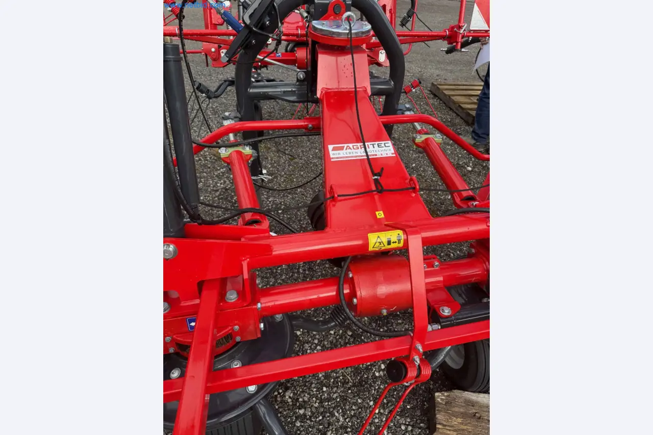 Kmetijski pripomočki in prikolice kot novi-19