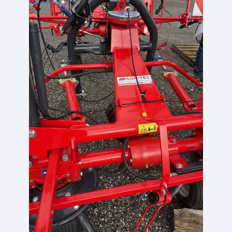 Kmetijski pripomočki in prikolice kot novi-19