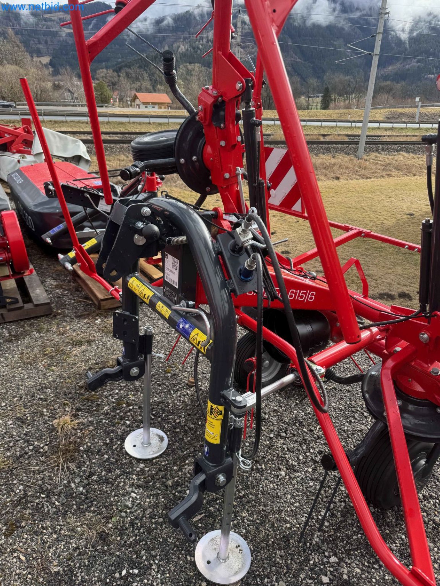 Kmetijski pripomočki in prikolice kot novi-30