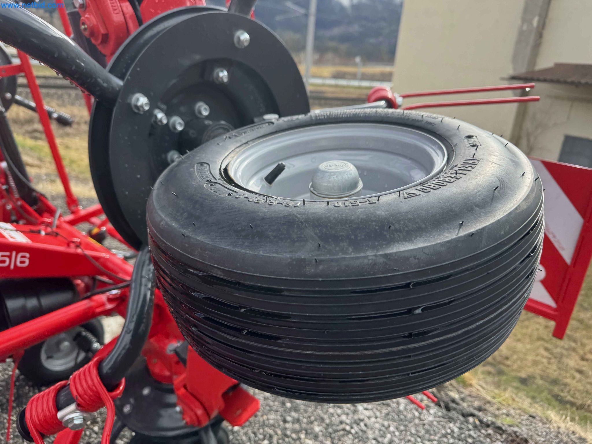 Kmetijski pripomočki in prikolice kot novi-3