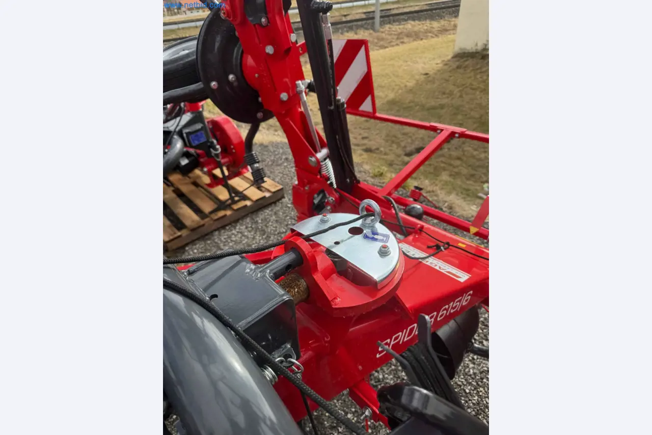 Kmetijski pripomočki in prikolice kot novi-9