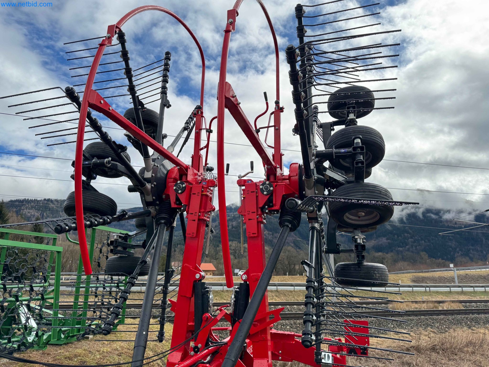 Kmetijski pripomočki in prikolice kot novi-11