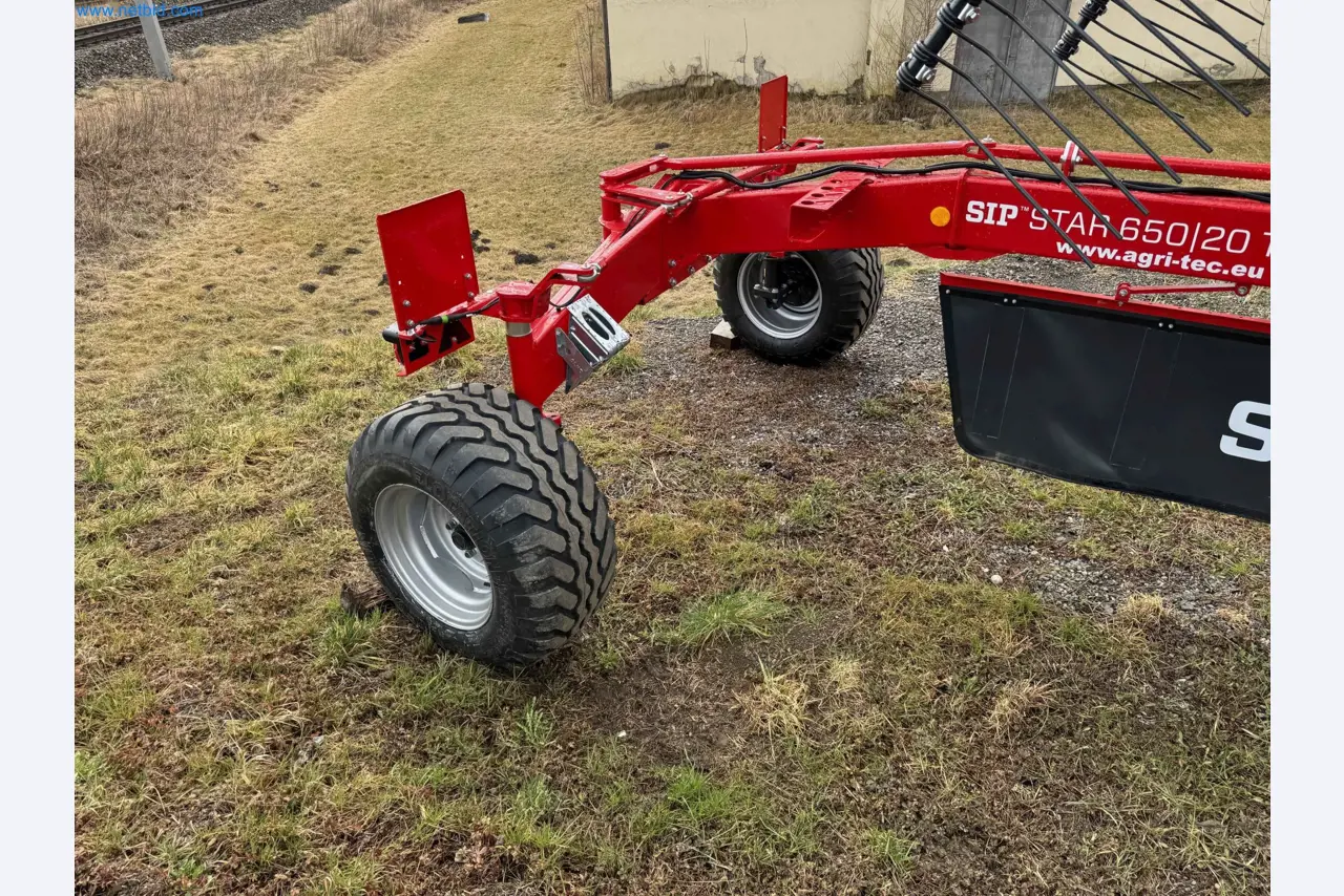 Kmetijski pripomočki in prikolice kot novi-12