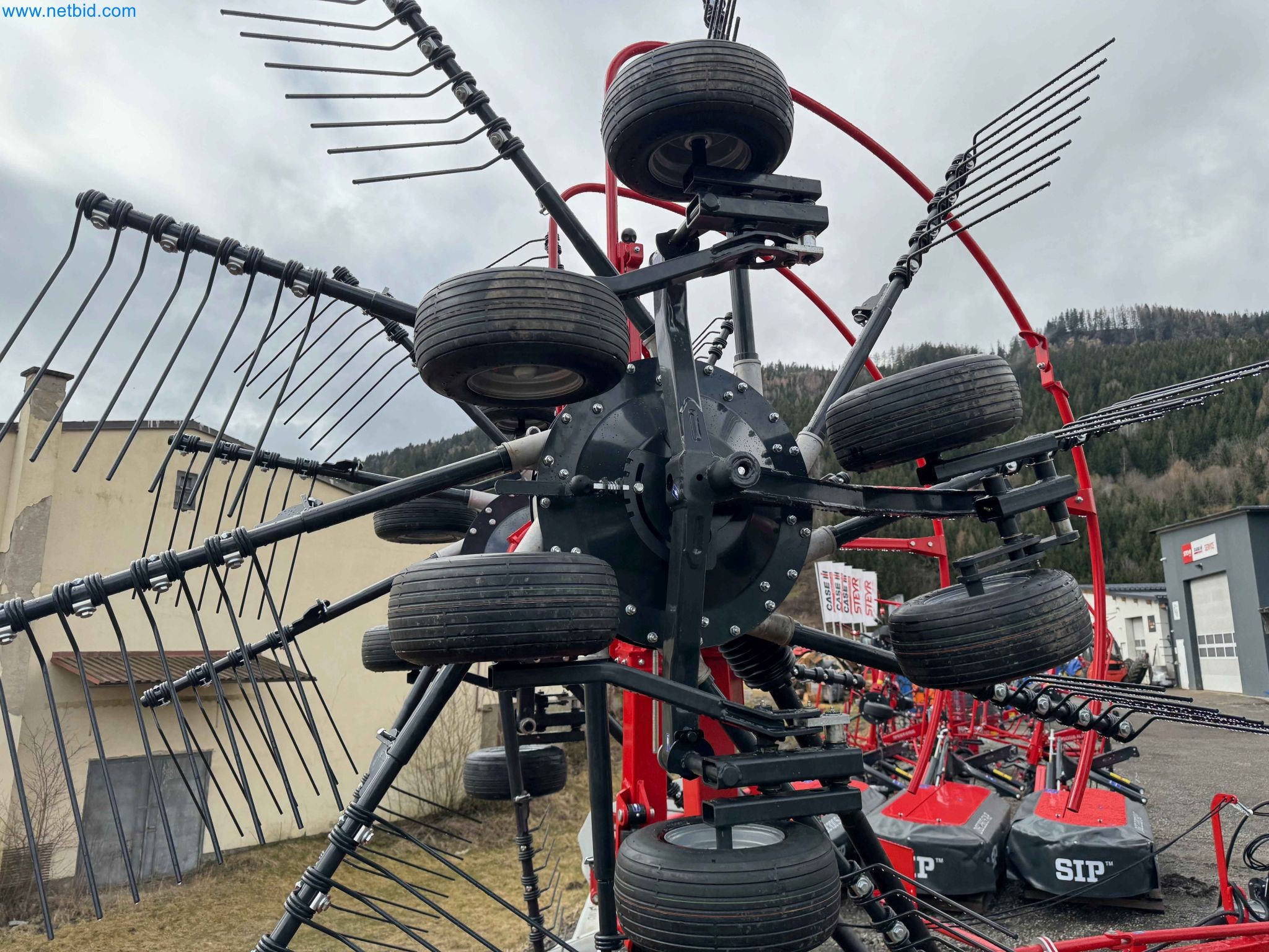 Kmetijski pripomočki in prikolice kot novi-16