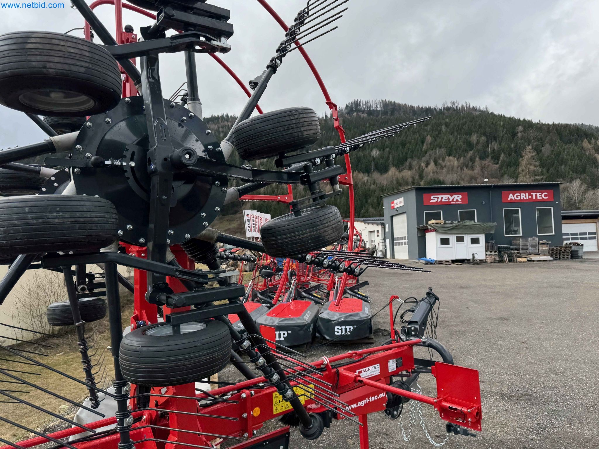 Kmetijski pripomočki in prikolice kot novi-17