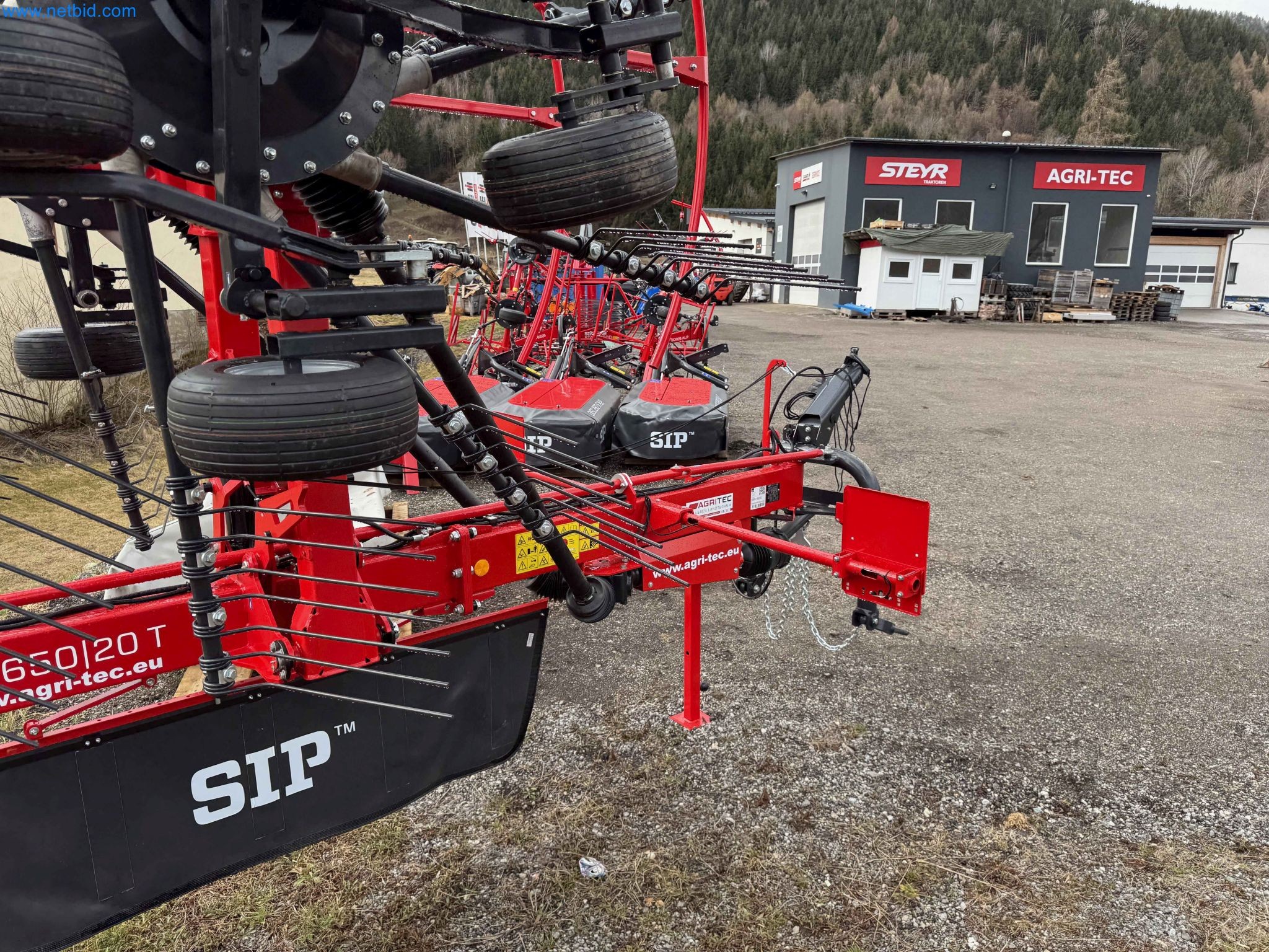 Kmetijski pripomočki in prikolice kot novi-18