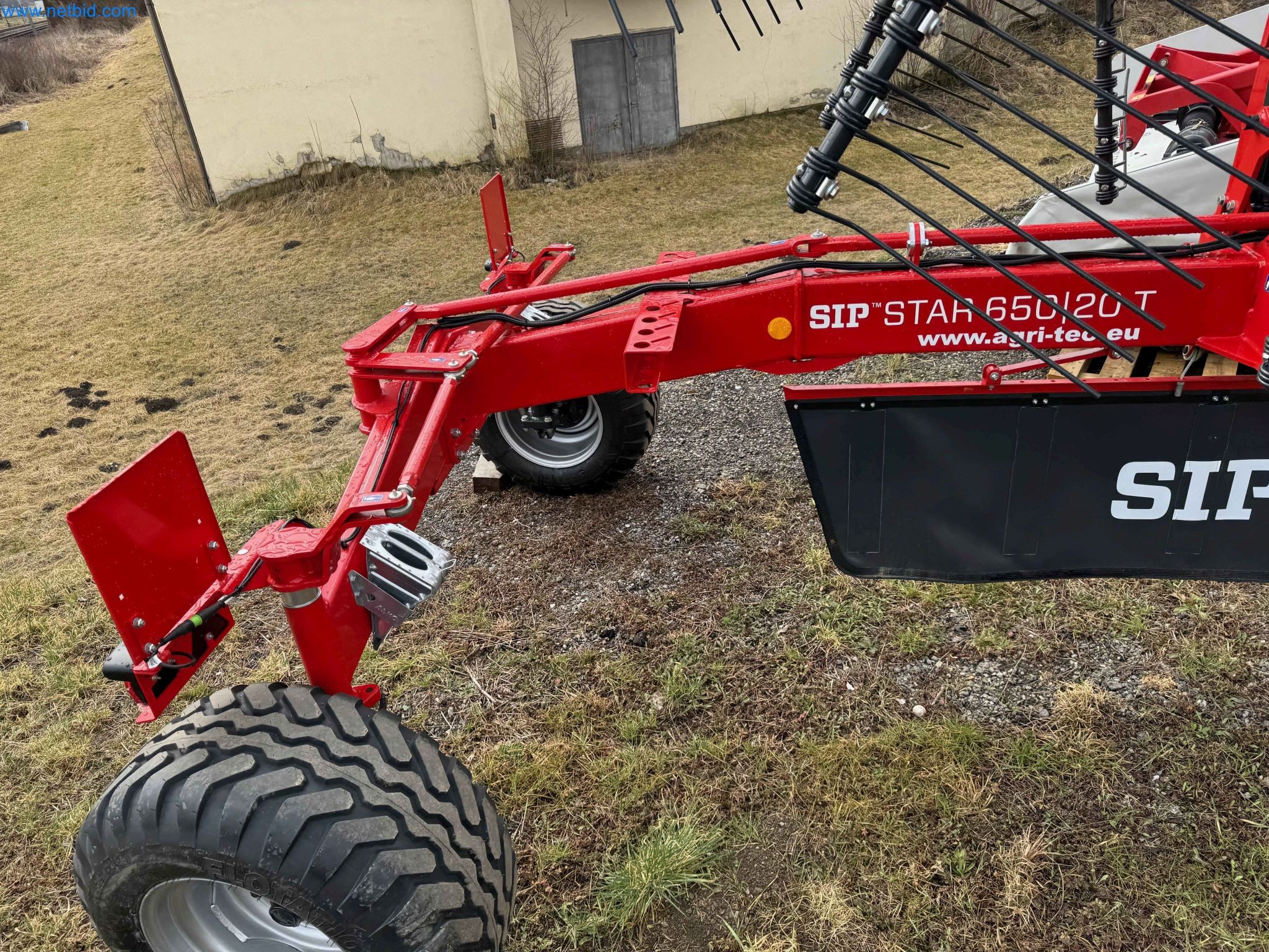 Kmetijski pripomočki in prikolice kot novi-22