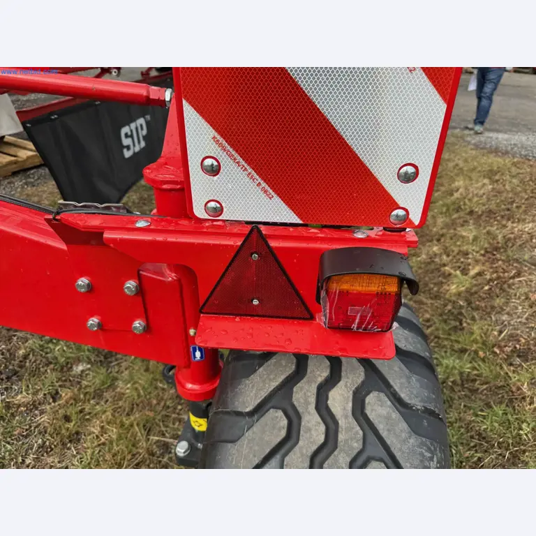 Kmetijski pripomočki in prikolice kot novi-29