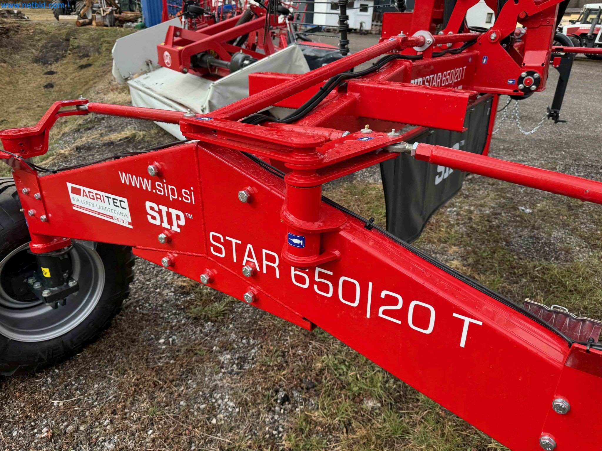 Kmetijski pripomočki in prikolice kot novi-31