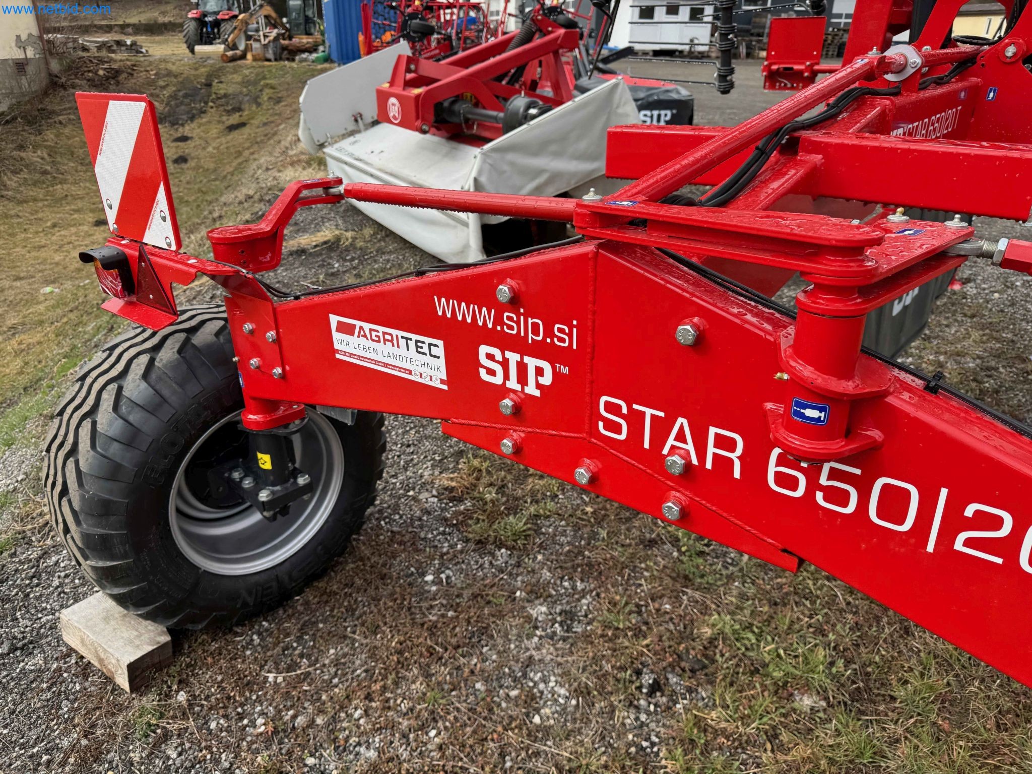 Kmetijski pripomočki in prikolice kot novi-32