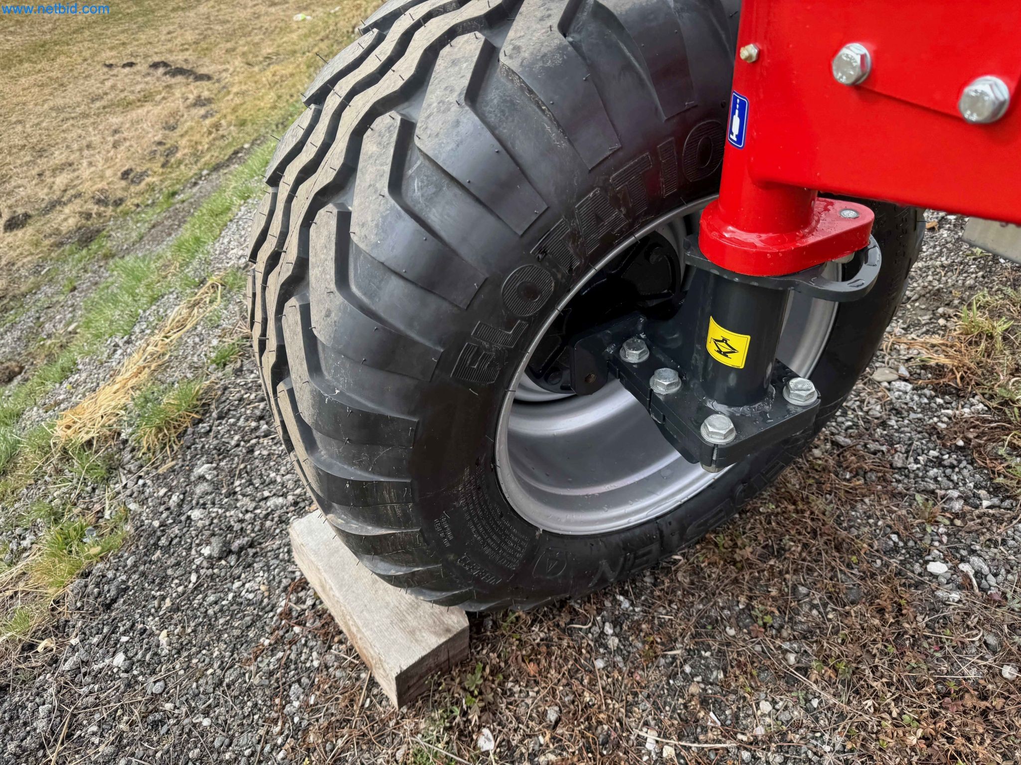 Kmetijski pripomočki in prikolice kot novi-34