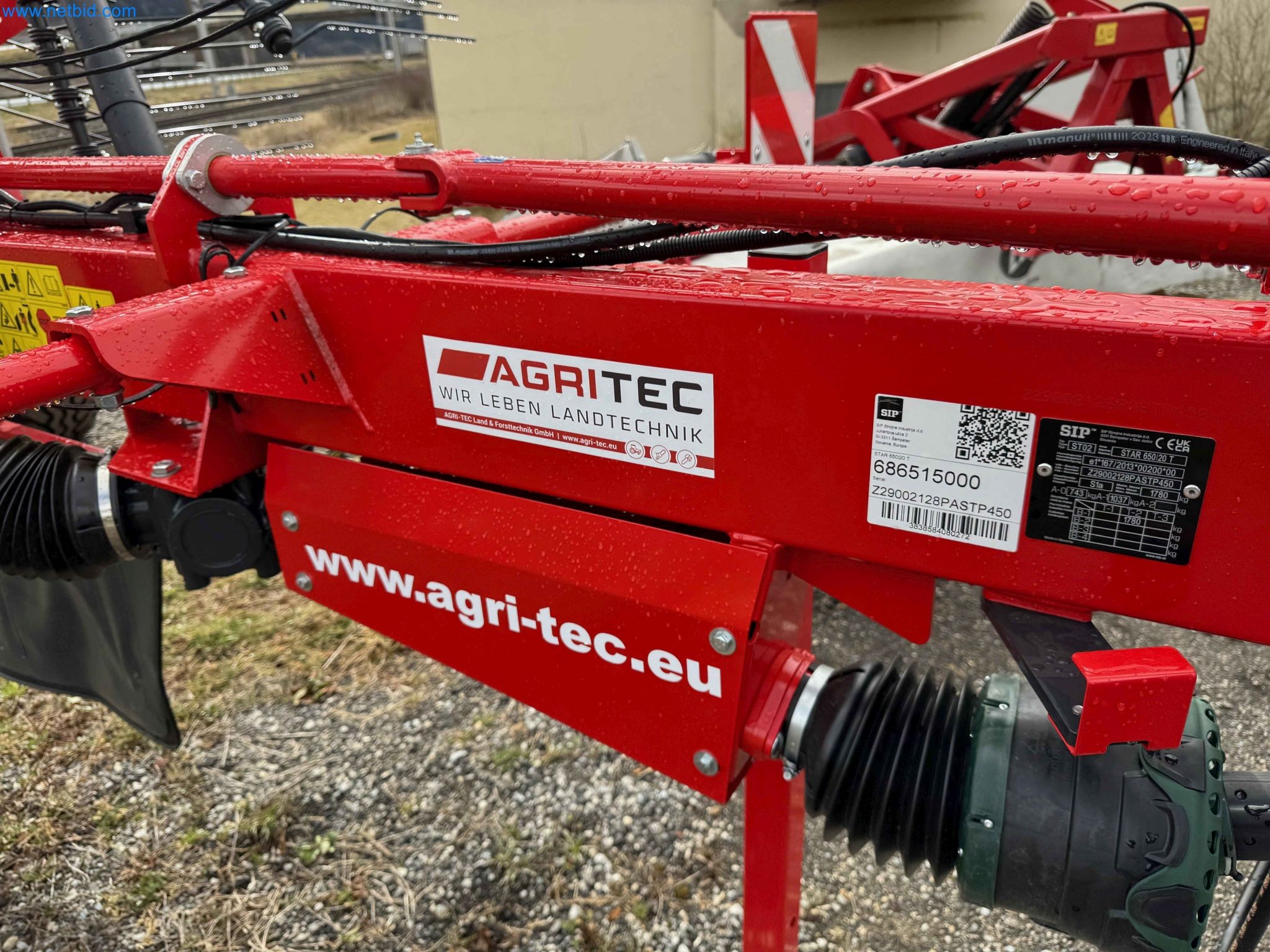 Kmetijski pripomočki in prikolice kot novi-35