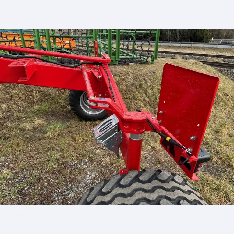 Kmetijski pripomočki in prikolice kot novi-39