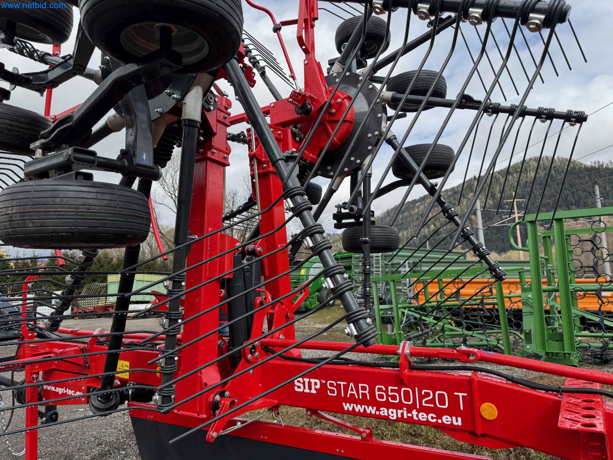 Kmetijski pripomočki in prikolice kot novi-41