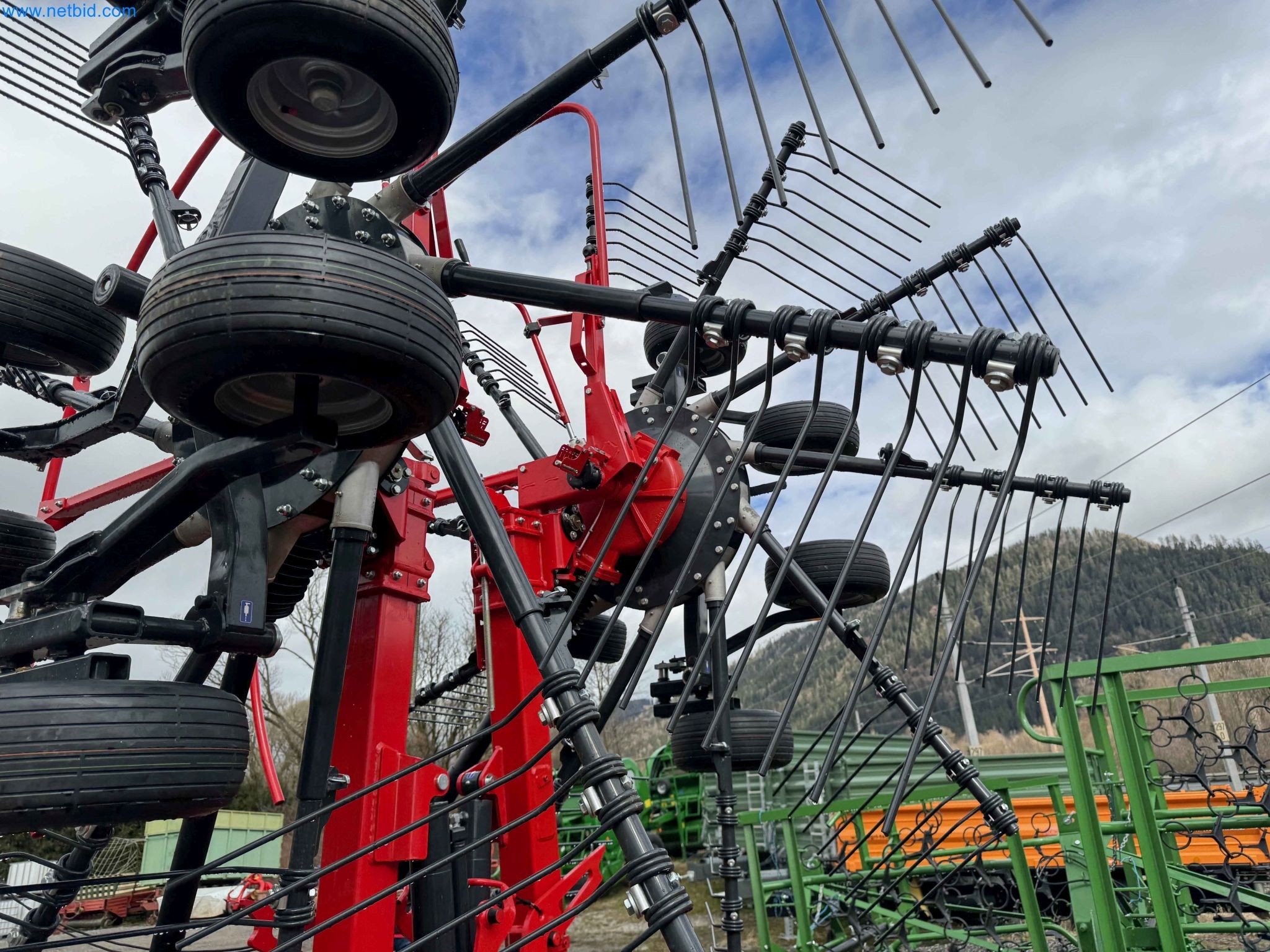 Kmetijski pripomočki in prikolice kot novi-42