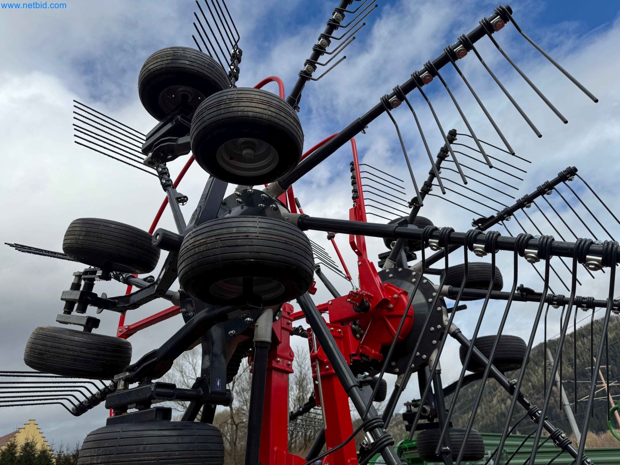 Kmetijski pripomočki in prikolice kot novi-43