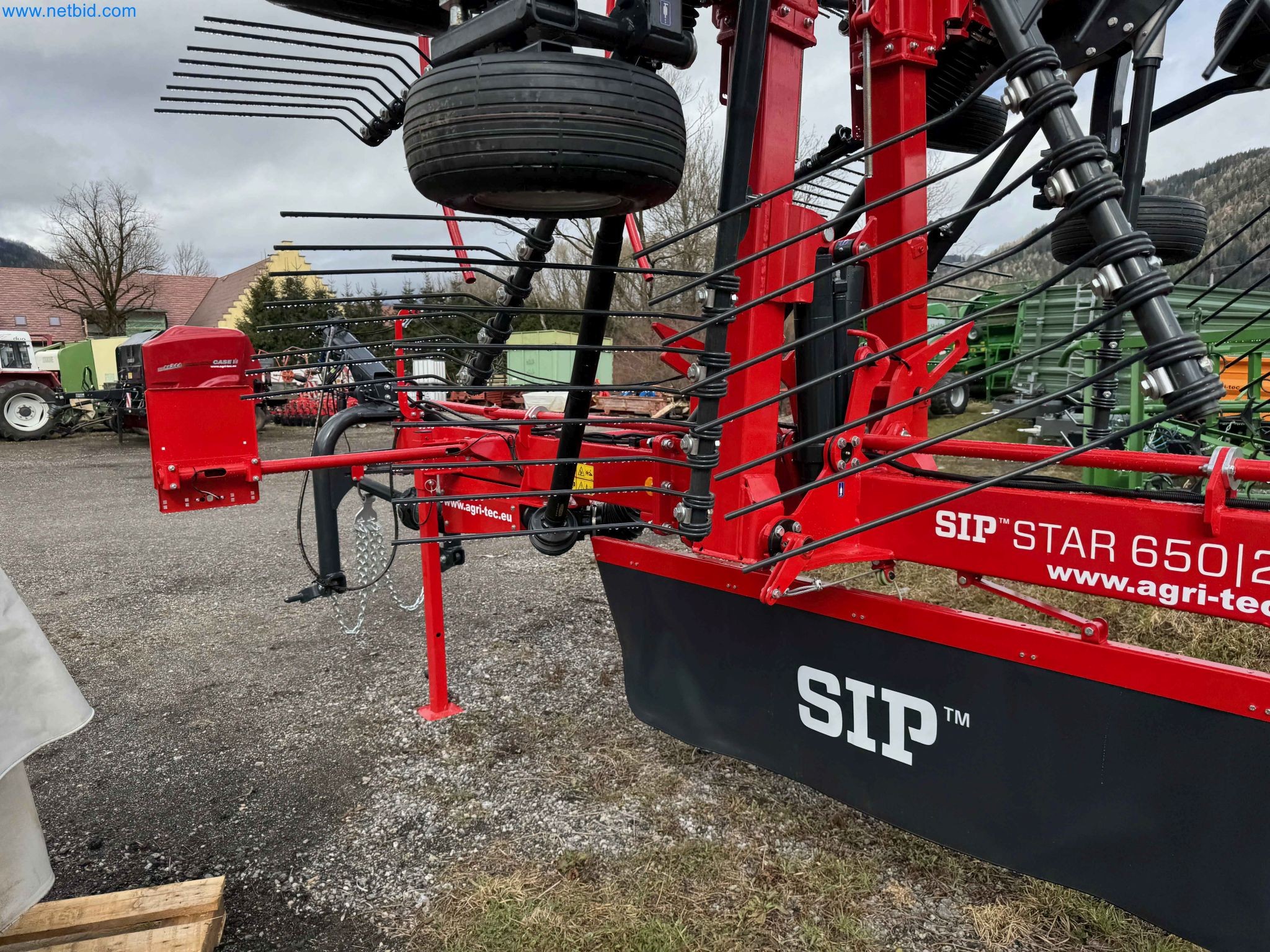 Kmetijski pripomočki in prikolice kot novi-45