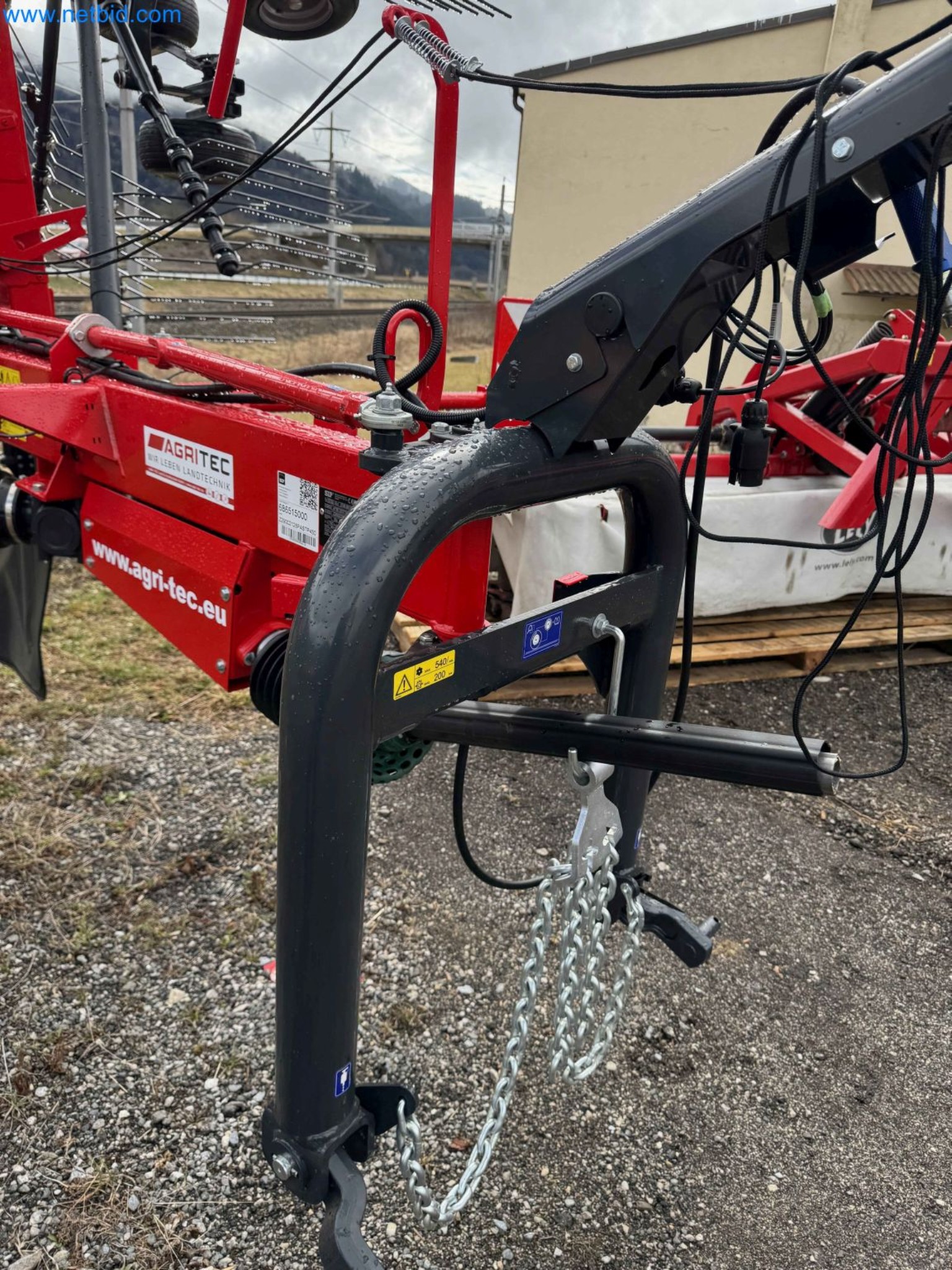 Kmetijski pripomočki in prikolice kot novi-4