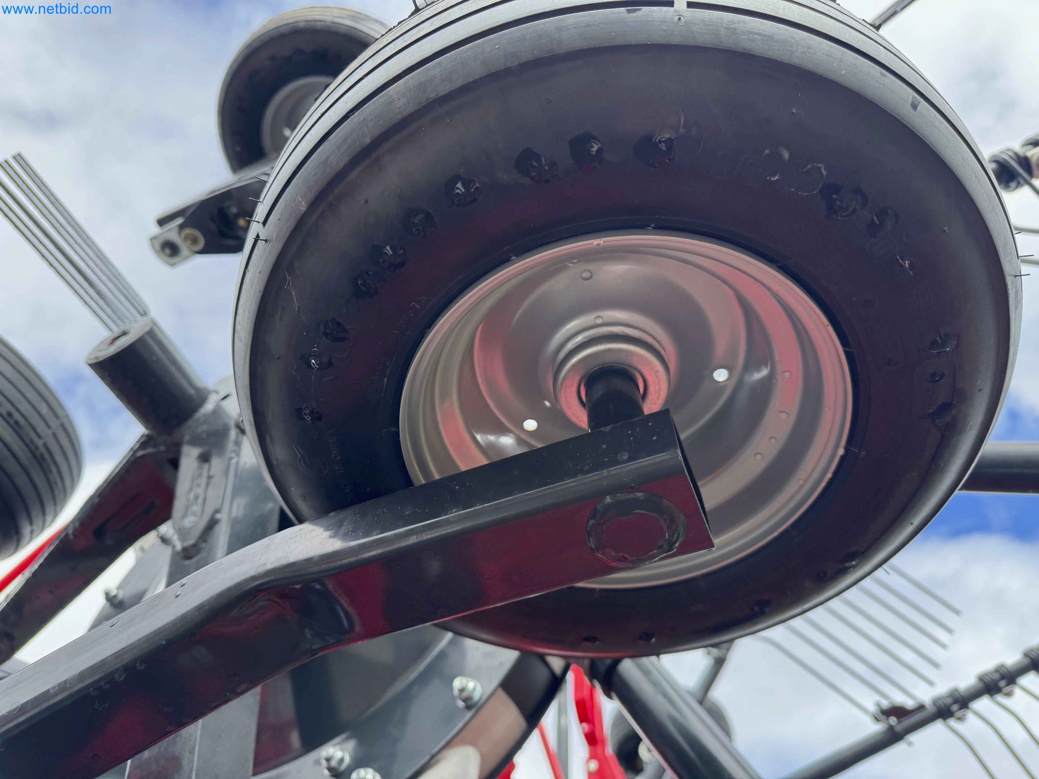 Kmetijski pripomočki in prikolice kot novi-50